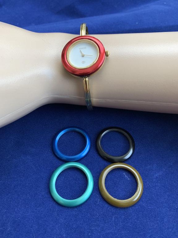 VINTAGE 80'S GUCCI BANGLE WATCH (1 of 4)