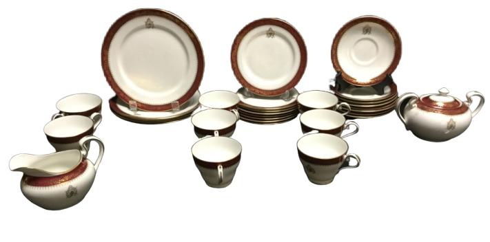 VINTAGE AYNSLEY "WARWICK"  PATTERN CHINA SET (1 of 7)