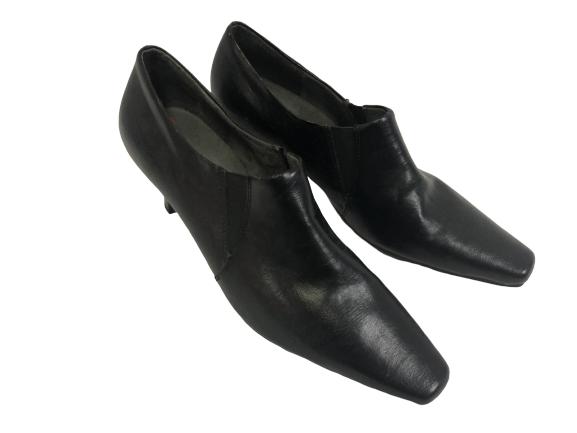 NEW WOMEN'S BLACK AEROSOLES BOOTS SZ 10: NEW WOMEN'S BLACK AEROSOLES BOOTS SZ 10