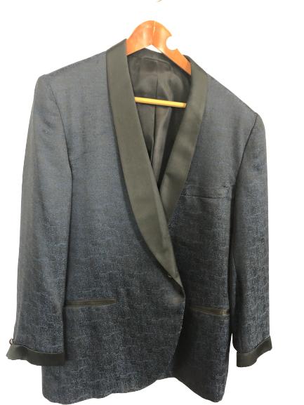 NEIMAN MARCUS BLUE AND BLACK SMOKING JACKET SZ 44 (1 of 2)