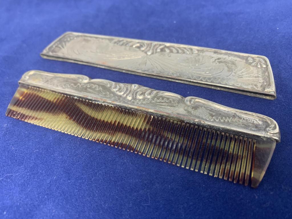 VINTAGE SILVER COMB SET WITH CASE (1 of 4)