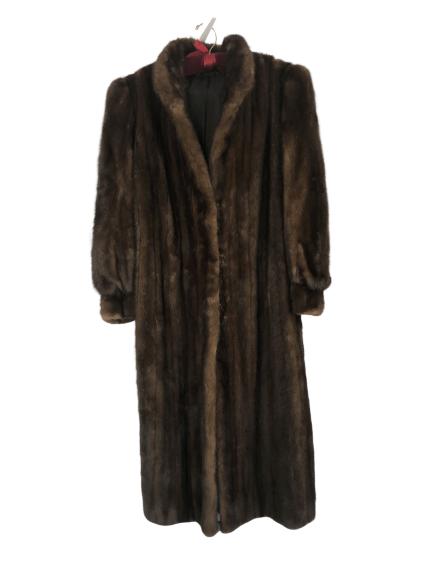 VINTAGE FULL LENGTH MINK COAT: VINTAGE FULL LENGTH MINK COAT-Good vinbtage condition