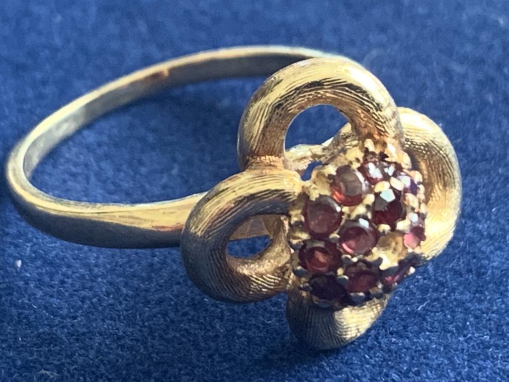 14 K GOLD AND RUBY RING SZ 8 (1 of 5)