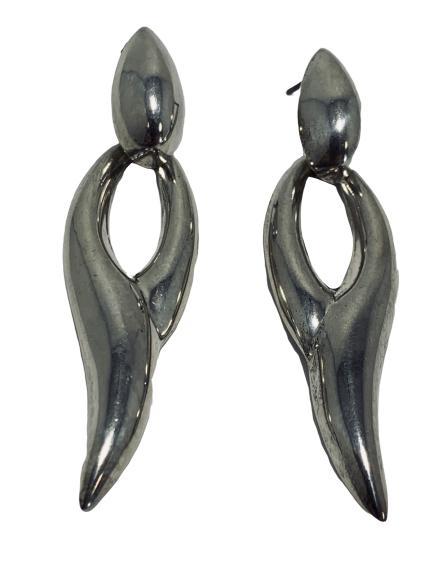 VINTAGE PAIR OF STERLING SILVER PIERCED EARRINGS (1 of 3)