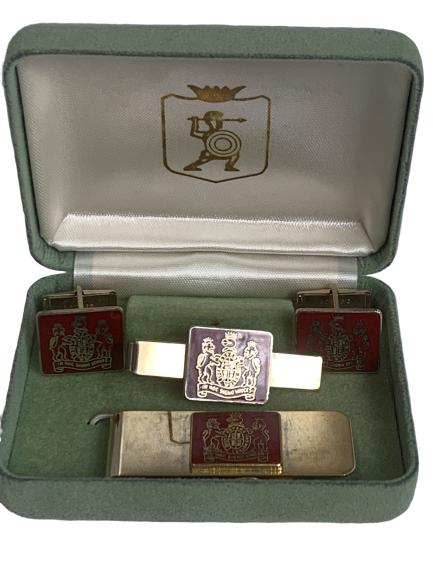 VINTAGE CUFF LINKS, MONEY CLIP AND TIE CLIP SET (1 of 2)