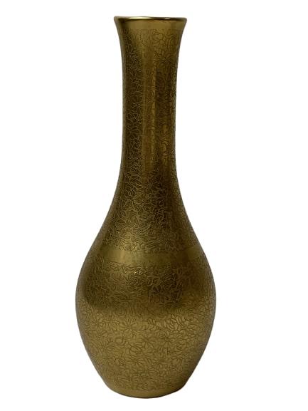 PICKARD CHINA BUD VASE GILDED ROSE DAISY: Pickard China Bud Vase Gilded Rose Daisy This Pickard China Gilded Bud Vase, in the Rose and Daisy pattern, is a wonderful example of classic fine china design. It has a simple rising and flaring form