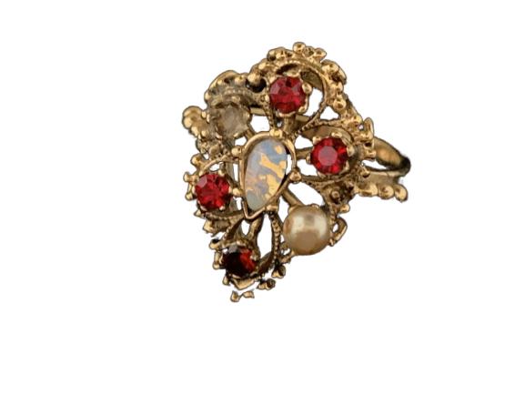 14K GOLD GARNET AND OPAL RING SZ 6: 14 K gold ring with garnets and opals. Missing 1 pearl Size 6
