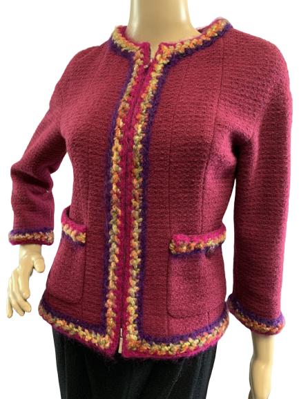 CHANEL CRANBERRY BOUCLE JACKET MULTICOLOR TRIM 38: CHANEL CRANBERRY BOUCLE JACKET MULTI COLOR TRIM - Model P50314W05585 - Jacket 100% wool Lining 100% silk - Like New Condition