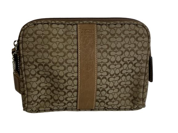 CLASSIC COACH SIGNATURE PURSE: CLASSIC COACH SIGNATURE PURSE -7 x 5 -Good condition