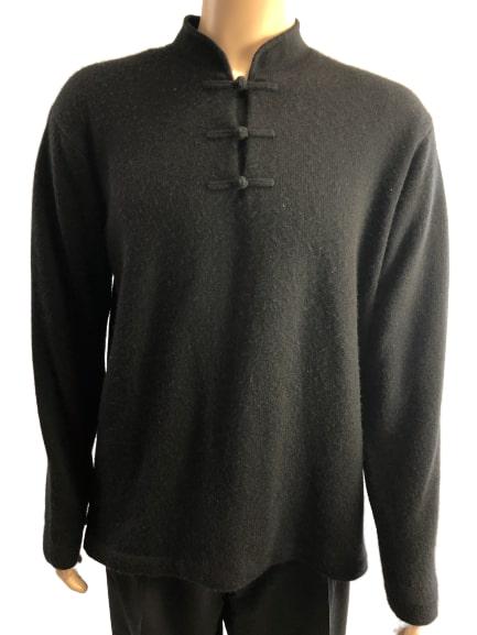 SHANGHAI TANG MONGOLIAN CASHMERE BLACK SWEATER L: SHANGHAI TANG MONGOLIAN CASHMERE BLACK MEN SWEATER - MENS size L on tag - 42" chest, 26" long - Fully lined with asian motif satin lining - Some mild signs of wear to the cashmere, milk, overall VERY