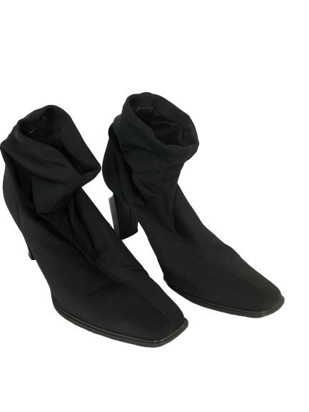WOMEN'S BLACK BOOTS SZ 9 1/2: WOMEN'S BLACK BOOTS -SZ 9 1/2 -Good preowned condition
