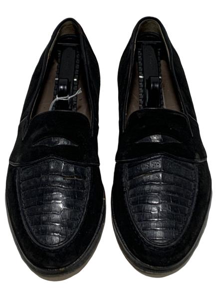 BRUNO MAGLI ITALIAN LOAFERS SIZE 10: Bruno Magli Italian Loafers Size 10. Small amount of cosmetic wear. Third party shipping required.