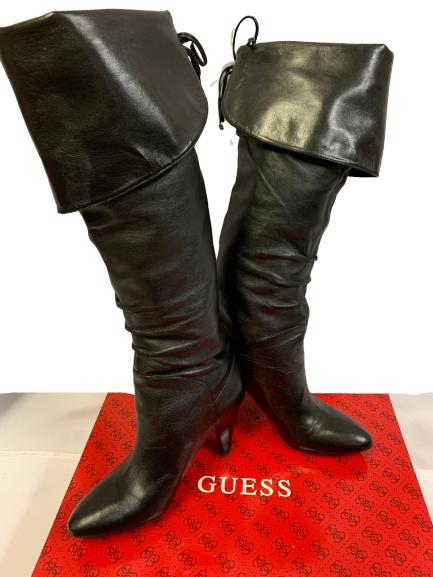 LADIES GUESS BLACK LEATHER BOOTS SIZE 5.5: LADIES GUESS BLACK LEATHER BOOTS - size 5.5 - like new