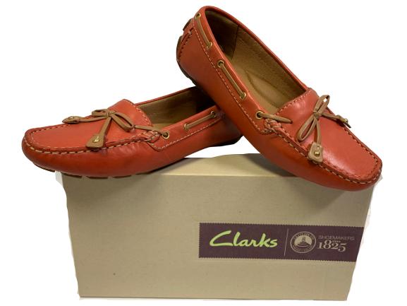 LADIES CLARKS RED ROUGE LOAFERS SIZE 5: LADIES CLARKS RED ROUGE LOAFERS - size 5 - like new