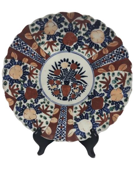 ANTIQUE IMARI PLATE HAND PAINTED: ANTIQUE IMARI PLATE HAND PAINTED - 12" - good condition for age, small chip on side