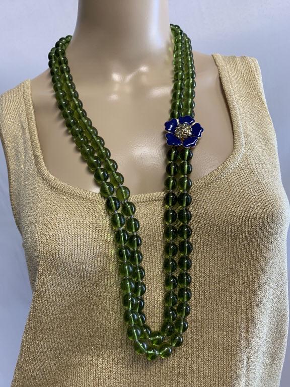 J CREW GREEN BEADED NECKLACE W/ BLUE ENAMEL FLOWER: J CREW DBLE STRAND NECKLACE WITH GREEN STONES WITH BLUE ENAMEL FLOWER -34IN - Flower has rhinestone center
