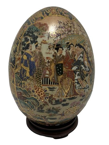 DECORATIVE ORNATE EGG ON STAND: DECORATIVE ORNATE EGG ON STAND - 8.5" h x 5" w