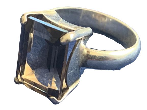 STERLING 925 SILVER AND TOPAZ RING SZ 9: STERLING 925 SILVER AND TOPAZ RING -SZ 9 -5.8 G