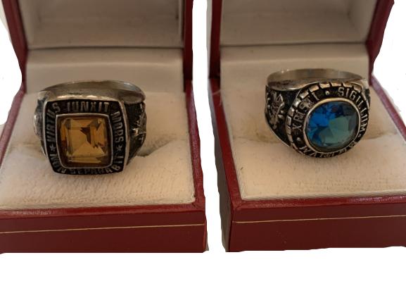 PAIR OF MEN'S SILVER MASON RINGS IN BOX: PAIR OF MEN'S SILVER MASON RINGS IN BOX