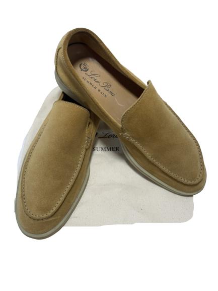 LORO PIANA TAN SUEDE LOAFERS SIZE 9 MENS: LORD PIANA "SUMMER WALK" LT. BLUE SUEDE LOAFERS 9 Loro Piana "Summer Walk" Suede Loafers Size 9 Hand stitched smooth suede slip-ons with exposed stitching at toe Suede upper Slip-on style Leather lini