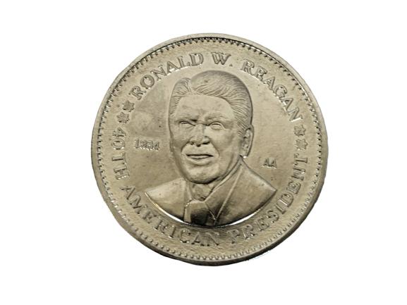 RONALD REAGAN 1984 SILVER COIN: RONALD REAGAN 1984 SILVER COIN - double eagle presidential coin