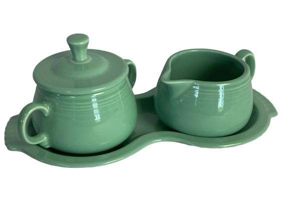 VINTAGE FIESTA WARE SUGAR AND CREAMER SET: VINTAGE FIESTA WARE SUGAR AND CREAMER SET -Very good condition