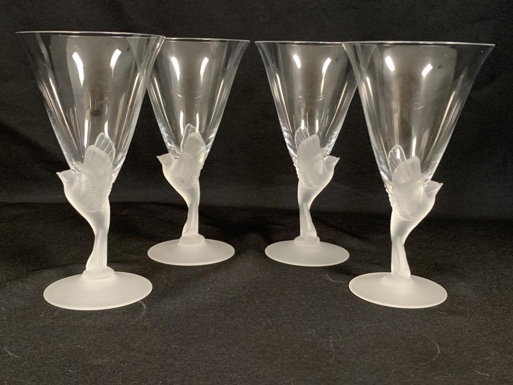 4 FROSTED BIRD WATER GLASSES LALIQUE INSPIRED: 4 FROSTED BIRD WATER GLASSES LALIQUE INSPIRED -Very good condition