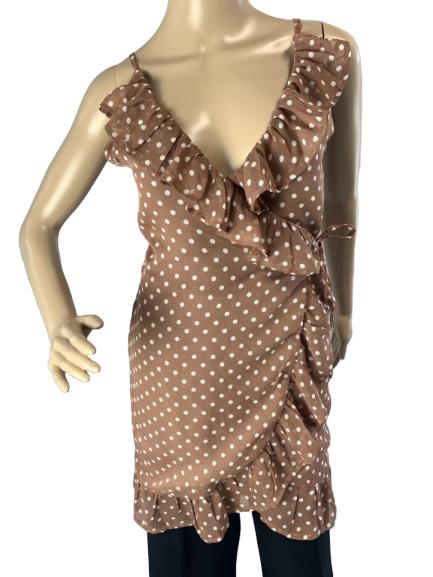 NEW LIONESS BROWN POLK A DOT RUFFLE WRAP TOP XS: NEW with tags and never worn, georgette in medium tone brown with polk a dots and full wrap ties. Feminine and pretty. Size XS AND 34" chest, 31" length. Third party shipping required.