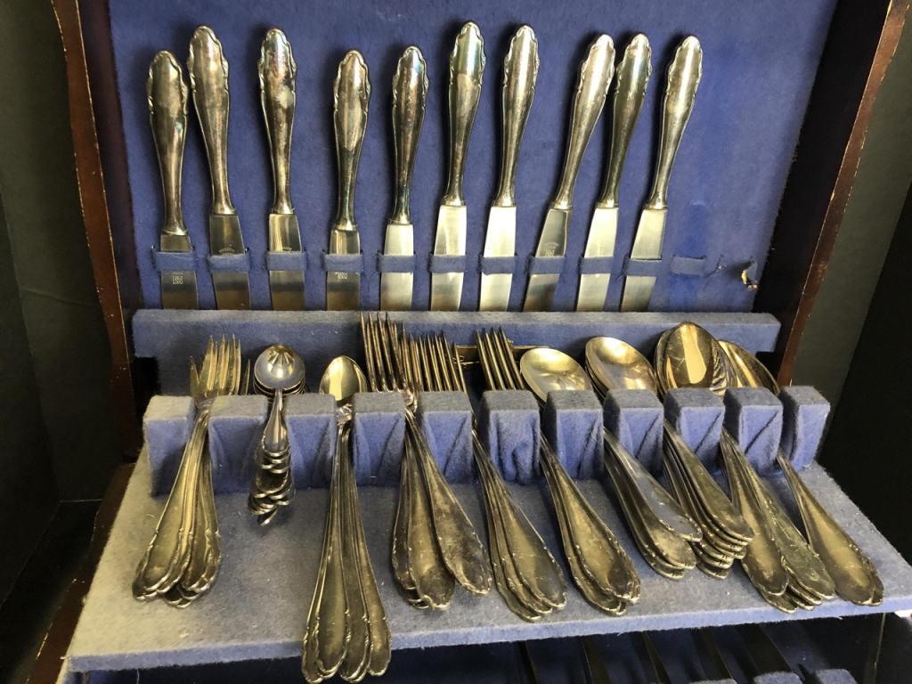 VTG NICT ROSTEND GERMANY 86 PC. FLATWARE SET: VTG NICT ROSTEND GERMANY 86 PC. FLATWARE SET -Very good condition- tarnish consistant with age -Comes with silverware box