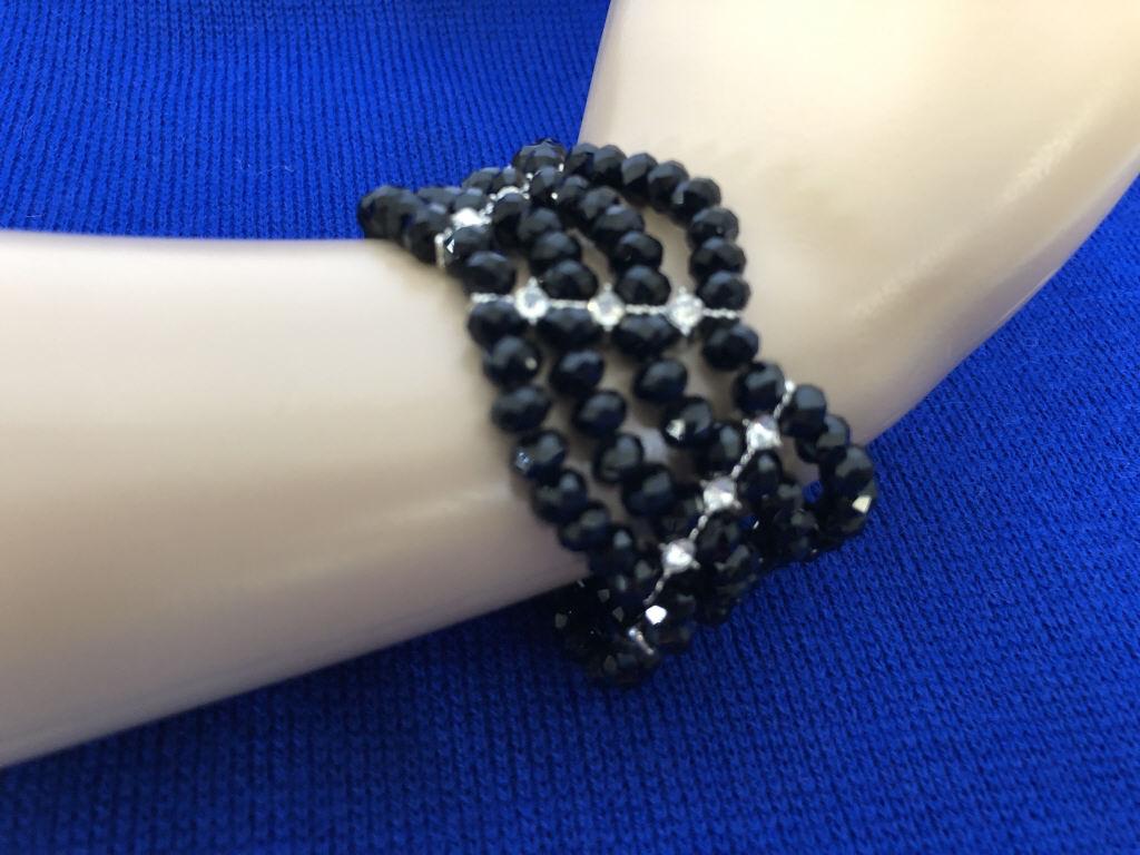 VINTAGE BLACK JET & CRYSTAL BRACELET: VINTAGE BLACK JET & CRYSTAL BRACELET
