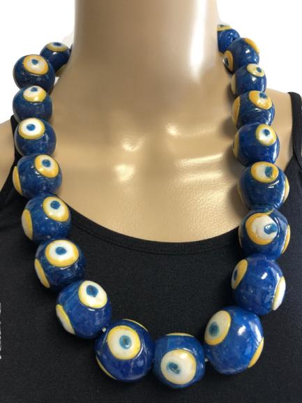 VINTAGE MULTI -COLORED BEADED NECKLACE: VINTAGE MULTI -COLORED BEADED NECKLACE