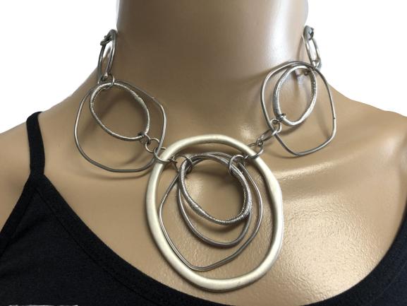 VINTAGE CHICOS MODERN SILVER NECKLACE: VINTAGE CHICOS MODERN SILVER NECKLACE