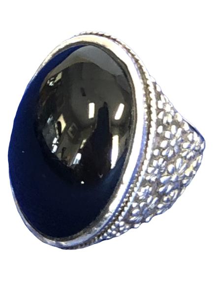 STUNNING STERLING AND BLACK JET RING SZ 9- 17.1 G: STUNNING STERLING AND BLACK JET RING SZ 9- 17.1 G