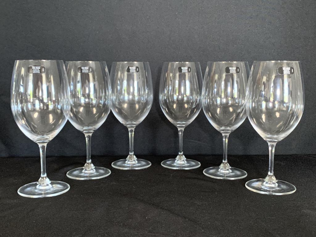 RIEDEL SET OF 6 CABERNET/MERLOT RED WINE GLASSES: Riedel Set of 6 Cabernet Sauvignon/Merlot Wine Glasses Adhering to the Riedel principle of content commands shape, these Vinum wine glasses are generously sized to balance the sweet fruitiness and bit