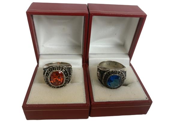 PAIR OF MEN'S VINTAGE MASON RINGS: PAIR OF MEN'S VINTAGE MASON RINGS -Very good condition -New in box