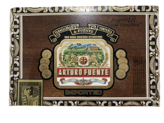 ARTURO FUENTE IMPORTED CIGARS: NEW IN BOX -NOT OPENED -NO GUARANTEES ON CONDITION -THIRD PARTY SHIPPING