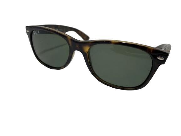 PAIR OF RAY BANS SUNGLASSES: PAIR OF RAY BANS SUNGLASSES
