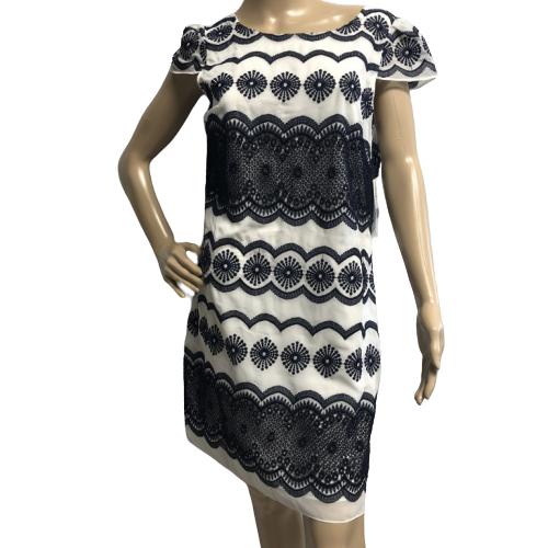 JULIA JORDAN DRESS NEW WITH TAGS SIZE 8: JULIA JORDAN BLACK AND WHITE DRESS NEW WITH TAGS -SIZE 8
