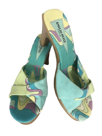 EMILIO PUCCI CLASSIC SANDALS SIZE 10: EMILIO PUCCI CLASSIC SANDALS - Size 10 -4" heel -New condition
