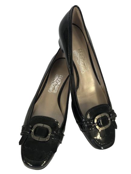 NEW BLACK PATENT LEATHER FERRAGAMO PUMPS SIZE 10: BLACK PATENT LEATHER FERRAGAMO PUMPS SIZE 10 -NEW -1" STACK HEEL -good condition