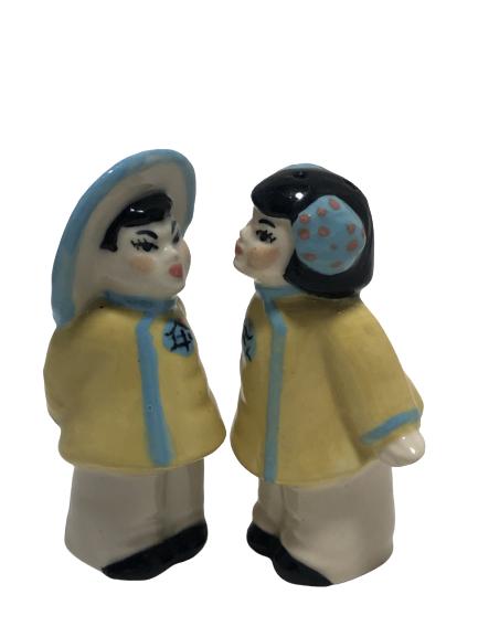 VTG CERAMIC SALT AND PEPPER SHAKERS JAPANESE GEISH (1 of 5)