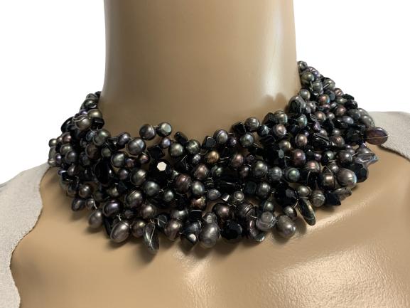 VINTAGE BLACK/GRAY BEADED COLLAR NECKLACE (1 of 3)