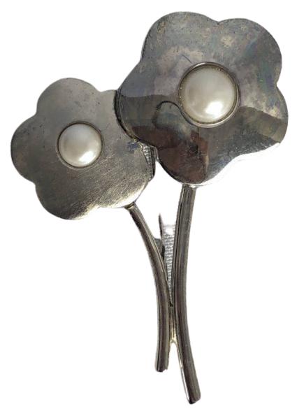 VNTG GIVENCHY SILVER FLOWER W/ WHITE GEMSTONE 3": VINTAGE GIVENCHY SILVER FLOWER WITH WHITE GEMSTONE 3"- very good condition