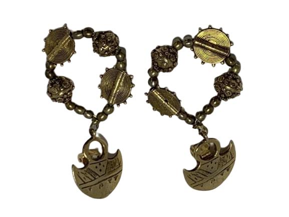 COUTURE VAN ROUGE STYLE GOLD TONE KNOCKER EARRINGS (1 of 6)