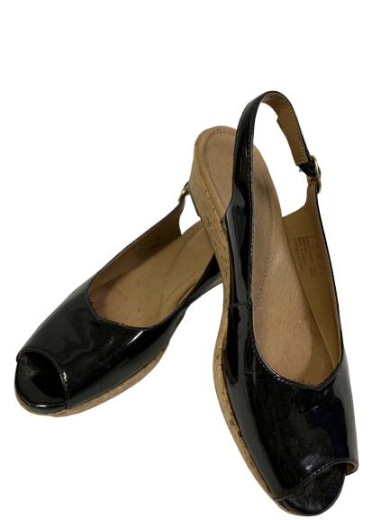 LADIES CLARKS BLACK PATENT WEDGE SANDAL SIZE 5.5: LADIES CLARKS BLACK PATENT WEDGE SANDAL- size 5.5- very good condition