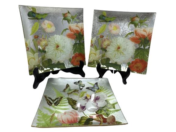 GORGEOUS SET OF 3 HAND PAINTED PLATES (1 of 3)