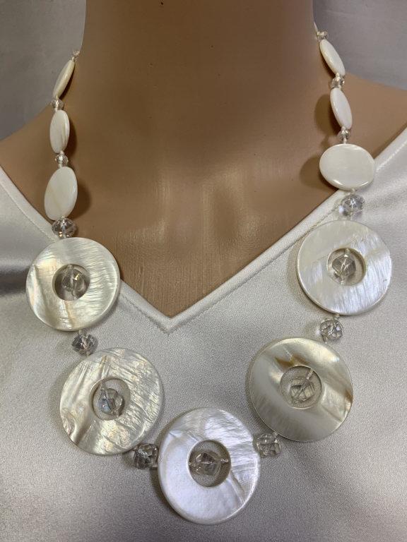 VINTAGE MOP DISK NECKLACE W/CLEAR BEADS (1 of 4)