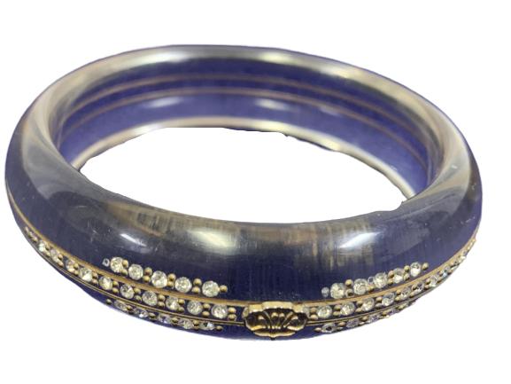 VINTAGE ACRYLIC AND RHINESTONE BANGLE BRACELET (1 of 3)