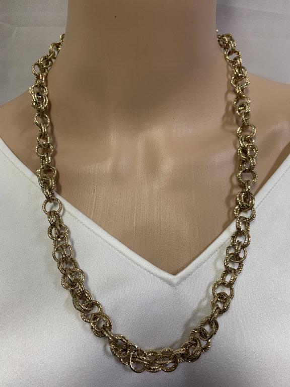 VINTAGE CHUNKY GOLD CHAIN NECKLACE (1 of 4)