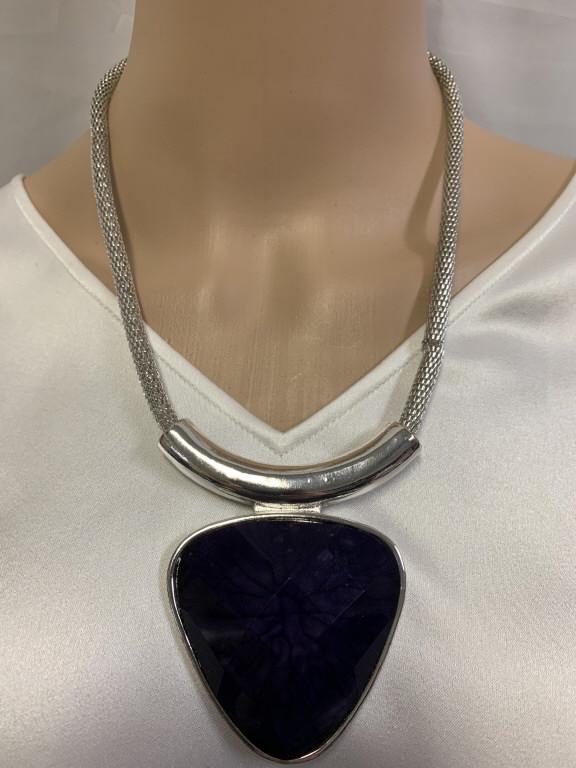 VINTAGE SILVER NECKLACE W/LARGE PURPLE PENDANT (1 of 3)
